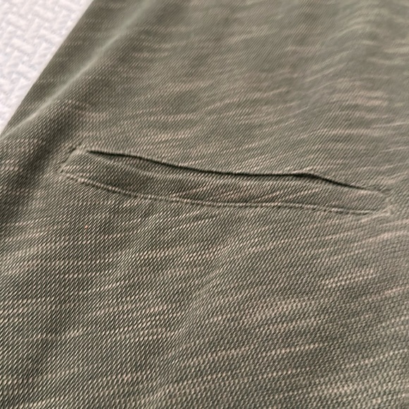 J. Jill tunic top in green. V neck, front pockets, L. - Picture 2 of 5